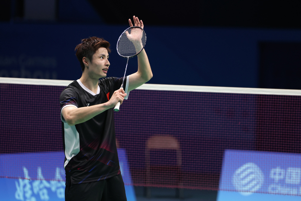 更肩负着守 更肩负着守