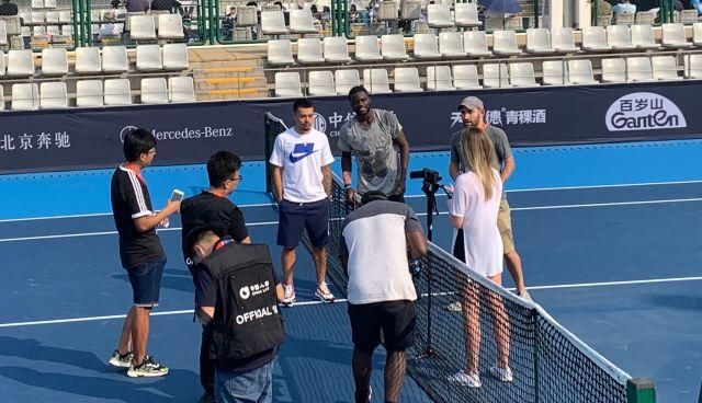 随官方伤病 随官方伤病